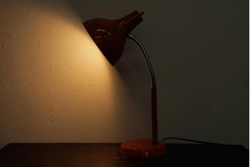 レトロ照明　ビビットなオレンジが可愛らしいデスクスタンド(スタンドライト、卓上照明)(R-039449)