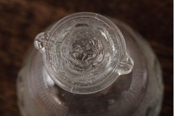 アンティーク雑貨　プレスガラス　昭和レトロなデザインが魅力的な醤油さし(和ガラス、ガラスビン、醤油瓶)(R-039452)