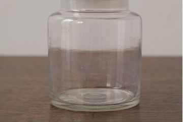 アンティーク雑貨　レトロ雑貨　アンティークボトル　小さな蓋付きガラス瓶(ガラスビン)(R-039453)