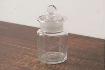 アンティーク雑貨　レトロ雑貨　アンティークボトル　小さな蓋付きガラス瓶(ガラスビン)(R-039453)
