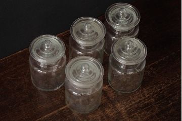 アンティーク雑貨　レトロ雑貨　アンティークボトル　小さな蓋付きガラス瓶5個セット(ガラスビン)(R-039456)