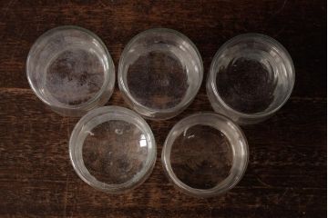 アンティーク雑貨　レトロ雑貨　アンティークボトル　小さな蓋付きガラス瓶5個セット(ガラスビン)(R-039458)