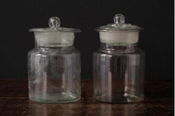 アンティーク雑貨　レトロ雑貨　アンティークボトル　小さな蓋付きガラス瓶5個セット(ガラスビン)(R-039458)