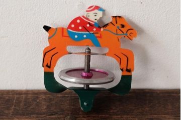 アンティーク雑貨　昭和期　タイガー商会　T.K　レトロなジョッキーゴマ(おもちゃ)(R-039459)