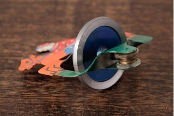アンティーク雑貨　昭和期　タイガー商会　T.K　レトロなジョッキーゴマ(コマ、駒、おもちゃ)(R-039460)