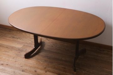 ヴィンテージ家具　G-PLAN(ジープラン) 北欧家具　チーク材　やさしく穏やかなオーバル型のエクステンションテーブル(ダイニングテーブル、ビンテージ)(R-039462)
