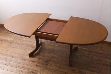 ヴィンテージ家具　G-PLAN(ジープラン) 北欧家具　チーク材　やさしく穏やかなオーバル型のエクステンションテーブル(ダイニングテーブル、ビンテージ)(R-039462)