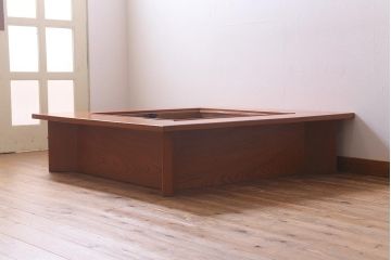 ビンテージ　民芸家具　ケヤキ材　迫力のある杢目の流れが見事な囲炉裏(長火鉢、座卓、ローテーブル)(R-039468)