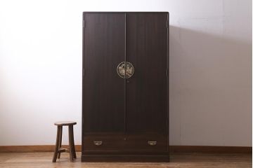 中古　国産　総桐材　落ち着きのある佇まいが魅力のワードローブ(洋服タンス、衣裳タンス)(R-039469)