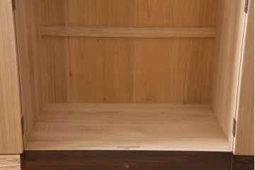 中古　国産　総桐材　落ち着きのある佇まいが魅力のワードローブ(洋服タンス、衣裳タンス)(R-039469)