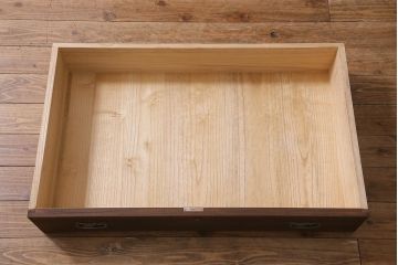中古　国産　総桐材　落ち着きのある佇まいが魅力のワードローブ(洋服タンス、衣裳タンス)(R-039469)