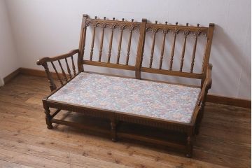 ヴィンテージ家具　美品　ERCOL(アーコール)　York Minster(ヨーク・ミンスター)　淡い色味の花柄ファブリックがお洒落な2人掛けソファ(アームソファ、ラブソファ、ビンテージ)(R-039470)