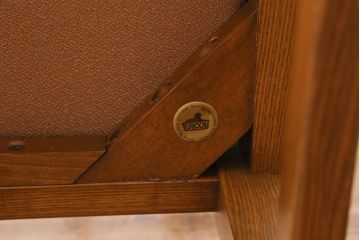 ヴィンテージ家具　美品　ERCOL(アーコール)　York Minster(ヨーク・ミンスター)　淡い色味の花柄ファブリックがお洒落な2人掛けソファ(アームソファ、ラブソファ、ビンテージ)(R-039470)