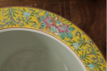 アンティーク雑貨　花々の図が鮮やかな十錦手火鉢(瀬戸火鉢)(R-039484)