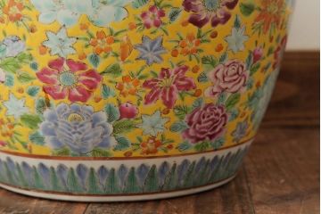 アンティーク雑貨　花々の図が鮮やかな十錦手火鉢(瀬戸火鉢)(R-039484)