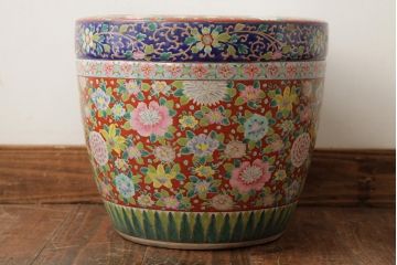 アンティーク雑貨　和製アンティーク　色絵　鮮やかな総花図の十錦手火鉢(瀬戸火鉢、鉢カバー)(R-039485)