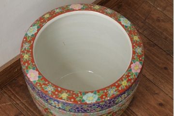 アンティーク雑貨　和製アンティーク　色絵　鮮やかな総花図の十錦手火鉢(瀬戸火鉢、鉢カバー)(R-039485)