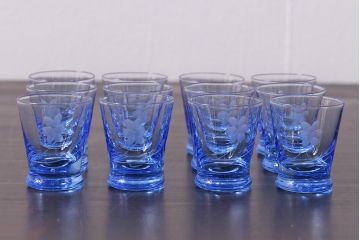 レトロ雑貨　昭和中期　落ち着いた青色の切子グラス12個セット(コップ)(R-039487)
