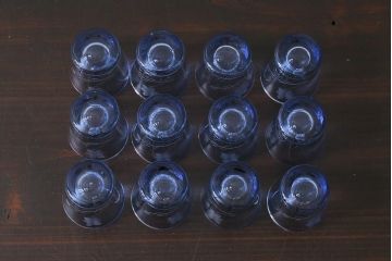 レトロ雑貨　昭和中期　落ち着いた青色の切子グラス12個セット(コップ)(R-039487)