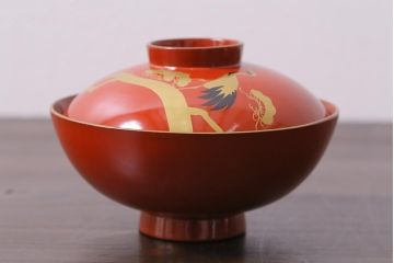 アンティーク雑貨　和製アンティーク　松・鶴図柄　縁起物の蒔絵が美しい木製椀5客セット(漆器、和食器)(R-039488)