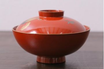 アンティーク雑貨　和製アンティーク　松・鶴図柄　縁起物の蒔絵が美しい木製椀5客セット(漆器、和食器)(R-039488)