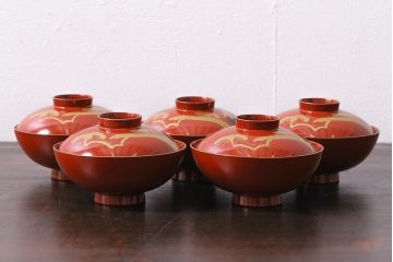 アンティーク雑貨　和製アンティーク　松・鶴図柄　縁起物の蒔絵が美しい木製椀5客セット(漆器、和食器)(R-039490)