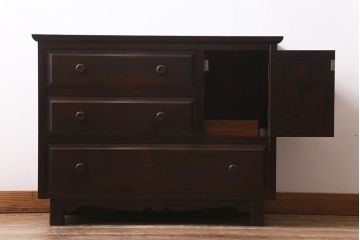 中古　リメイク家具　北海道民芸家具　上質な作りが魅力のサイドキャビネット(リビングボード、引き出し、チェスト、テレビ台)(R-039494)