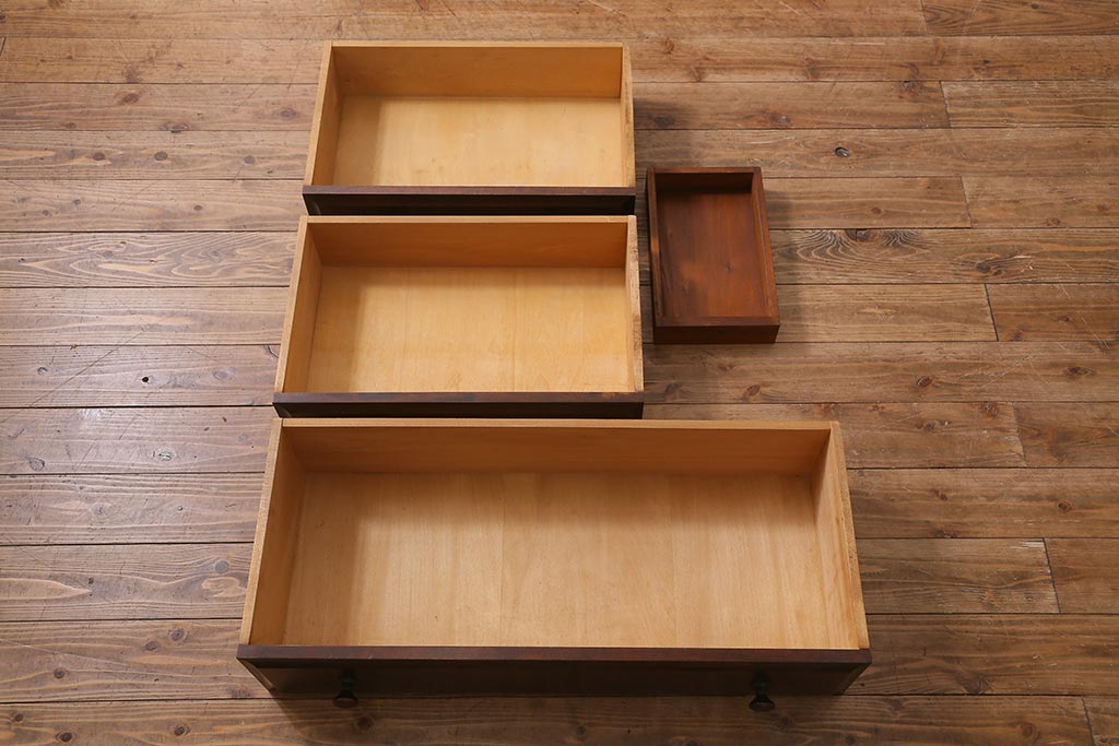 中古　リメイク家具　北海道民芸家具　上質な作りが魅力のサイドキャビネット(リビングボード、引き出し、チェスト、テレビ台)(R-039494)