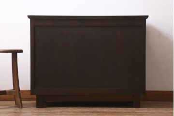 中古　リメイク家具　北海道民芸家具　上質な作りが魅力のサイドキャビネット(リビングボード、引き出し、チェスト、テレビ台)(R-039494)