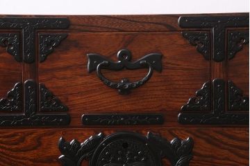 中古　岩谷堂箪笥　伝統民芸家具　重厚感のある金具が目を惹く整理箪笥(衣装箪笥、チェスト、引き出し)(R-039495)