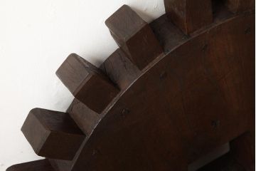 アンティーク雑貨　和製アンティーク　明治大正期　総ケヤキ材　杢目が味わい深い重厚な歯車(R-039500)