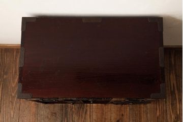 アンティーク家具　和製アンティーク　明治大正期　打ち出し金具　縁起物の金具が目を惹く庄内小箪笥(衣装箪笥、引き出し)(R-039501)