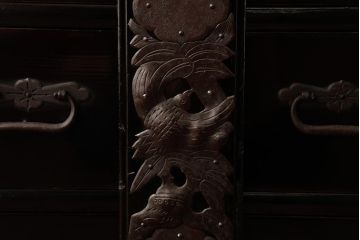 アンティーク家具　和製アンティーク　明治大正期　打ち出し金具　縁起物の金具が目を惹く庄内小箪笥(衣装箪笥、引き出し)(R-039501)