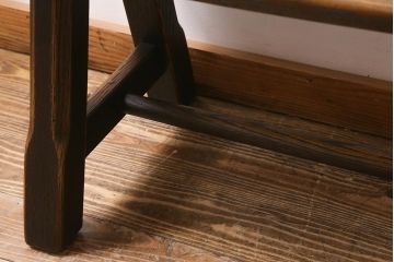 中古　飛騨産業　キツツキ　プロヴィンシャル　素朴な風合いが温かみのあるトリッスルベンチ(板座チェア、ダイニングベンチ、飾り台)(R-039505)