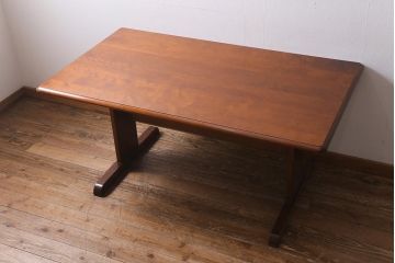 ビンテージ家具　北海道民芸家具　上品であたたかなダイニングテーブル(4人掛け)(R-039506)