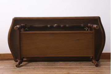 中古　飛騨産業　キツツキマーク　穂高シリーズ　クラシカルなデザインが素敵なセンターテーブル(ローテーブル、リビングテーブル)(R-039507)