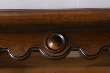 中古　飛騨産業　キツツキマーク　穂高シリーズ　クラシカルなデザインが素敵なセンターテーブル(ローテーブル、リビングテーブル)(R-039507)
