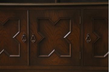 ヴィンテージ家具　神戸家具　永田良介商店　落ち着いた色味が素敵な気品漂う本棚(収納棚、飾り棚、カップボード、ビンテージ)(R-039509)