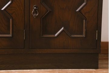 ヴィンテージ家具　神戸家具　永田良介商店　落ち着いた色味が素敵な気品漂う本棚(収納棚、飾り棚、カップボード、ビンテージ)(R-039509)