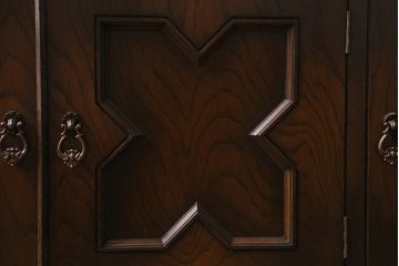 ヴィンテージ家具　神戸家具　永田良介商店　落ち着いた色味が素敵な気品漂う本棚(収納棚、飾り棚、カップボード、ビンテージ)(R-039509)