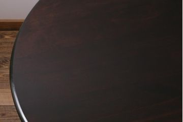 中古　北海道民芸家具　モダンでシックな佇まいの円形テーブル(サイドテーブル、カフェテーブル)(R-039511)