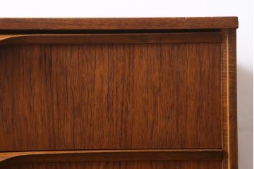 ヴィンテージ家具　イギリス　Austinsuite(オースティンスイート)　温かみのあるチーク材が魅力のチェスト(引き出し、ビンテージ)(R-039512)