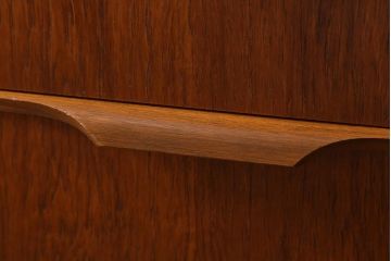 ヴィンテージ家具　イギリス　Austinsuite(オースティンスイート)　温かみのあるチーク材が魅力のチェスト(引き出し、ビンテージ)(R-039512)