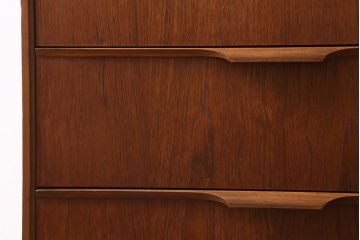 ヴィンテージ家具　イギリス　Austinsuite(オースティンスイート)　温かみのあるチーク材が魅力のチェスト(引き出し、ビンテージ)(R-039512)