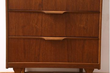 ヴィンテージ家具　イギリス　Austinsuite(オースティンスイート)　温かみのあるチーク材が魅力のチェスト(引き出し、ビンテージ)(R-039512)