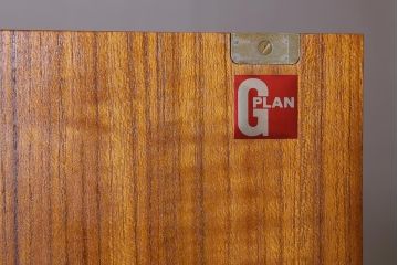 ヴィンテージ家具　G-PLAN(ジープラン)　FORM FIVE　チーク材製　スタイリッシュな佇まいのウォールユニット(キャビネット、収納棚、戸棚、飾り棚、ビンテージ)(R-039524)