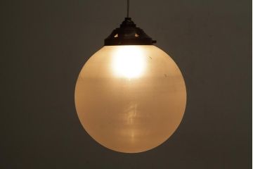アンティーク照明　和製アンティーク　昭和初期　オパールガラスがぼんやりと光を通すペンダントライト(天井照明、吊り下げ照明)(R-039528)