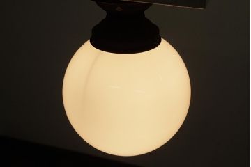 アンティーク照明　和製アンティーク　乳白色ガラス　レトロな雰囲気漂う天井照明(電笠)(R-039531)
