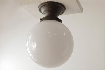 アンティーク照明　和製アンティーク　乳白色ガラス　レトロな雰囲気漂う天井照明(電笠)(R-039531)