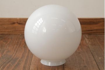 アンティーク照明　和製アンティーク　乳白色ガラス　レトロな雰囲気漂う天井照明(電笠)(R-039531)
